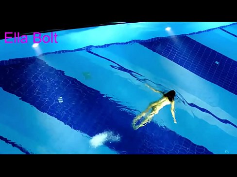 ❤️ Ik kin net ophâlde te sjen, jonge blonde fongen neaken swimmen yn ELLA BOLT resort pool ️❌ Porno vk op fy.rexporn-com.ru ❌